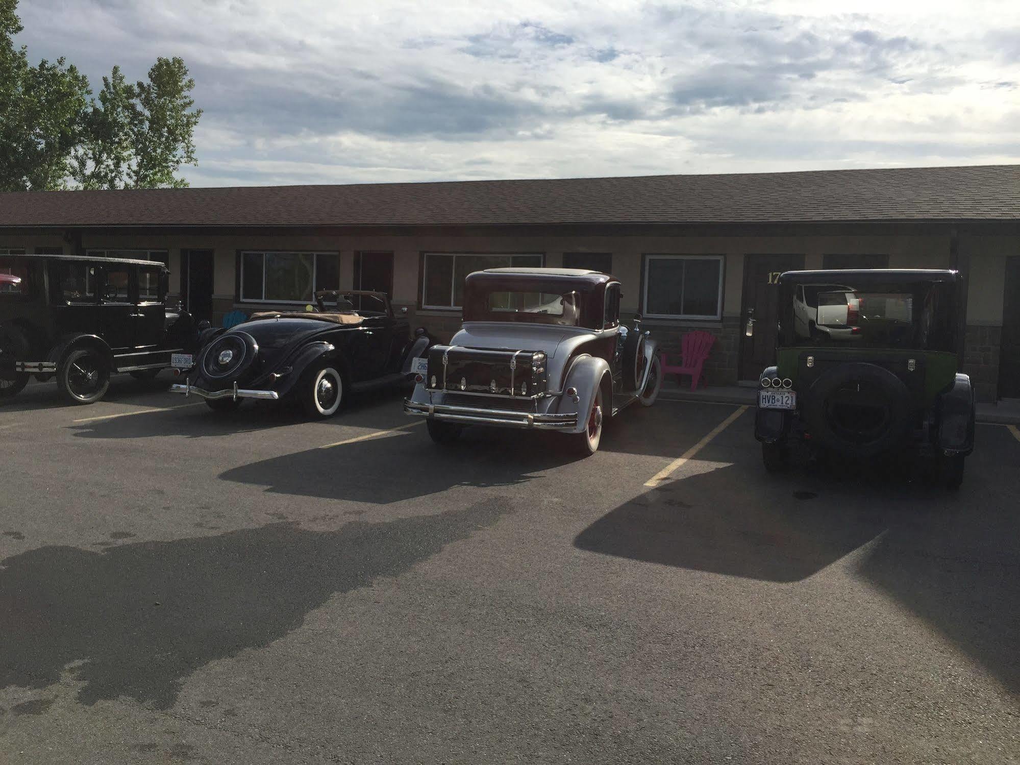 Masterson'S Motel Greater Napanee Exterior photo